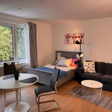 Fc-Apartmenthaus Falkensee Mit Grossem Garten Und Pkw Stellflaechen Esterno foto