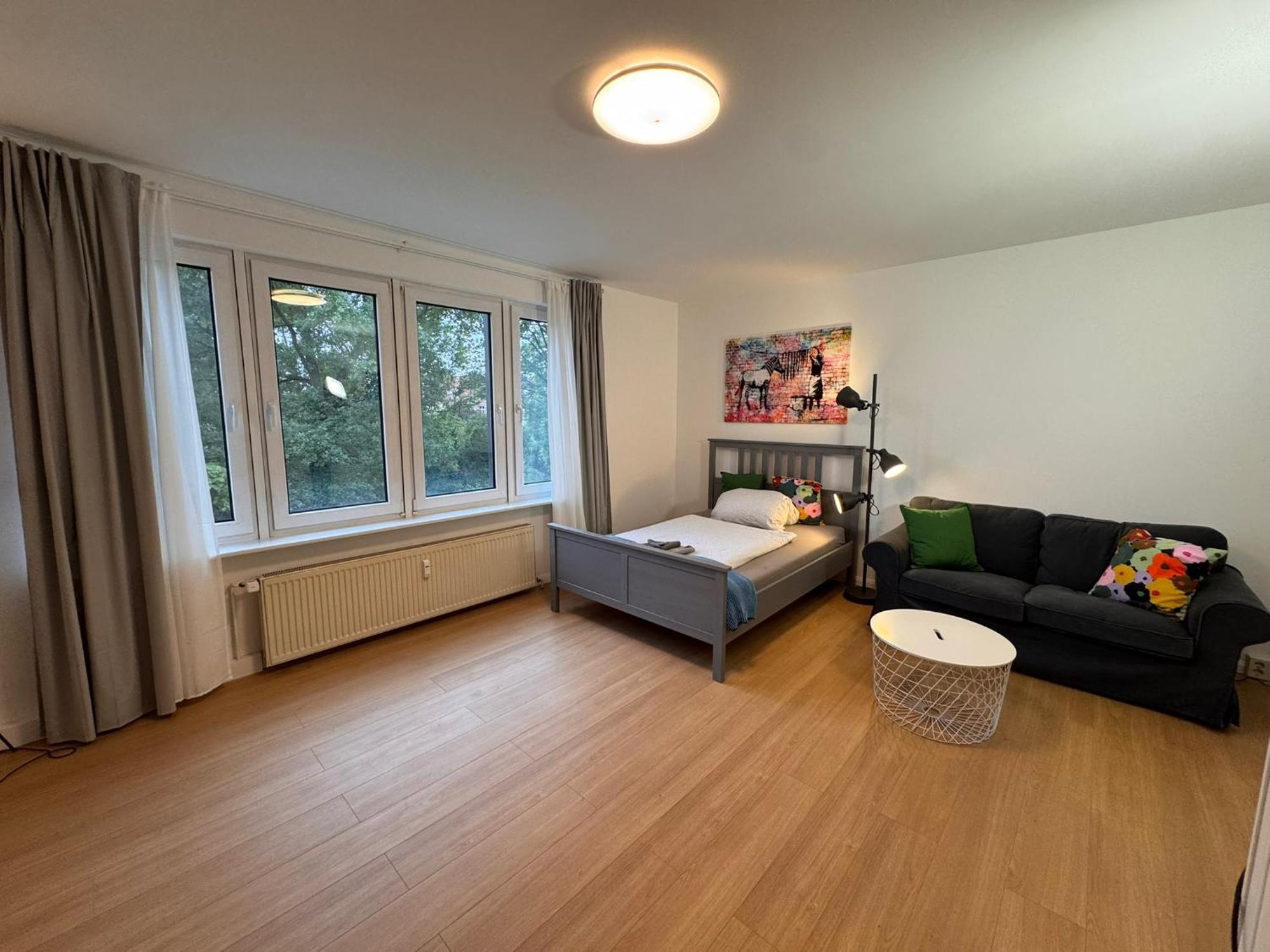 Fc-Apartmenthaus Falkensee Mit Grossem Garten Und Pkw Stellflaechen Esterno foto