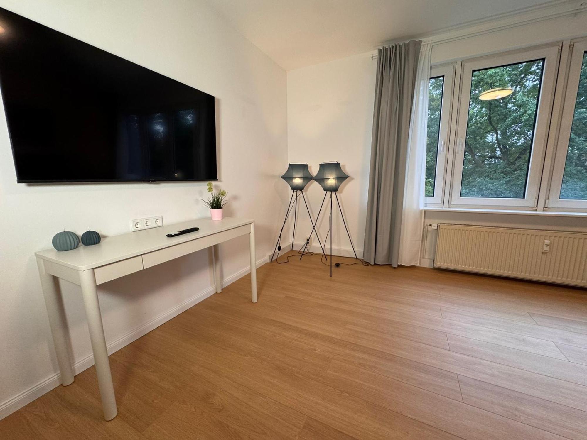 Fc-Apartmenthaus Falkensee Mit Grossem Garten Und Pkw Stellflaechen Esterno foto