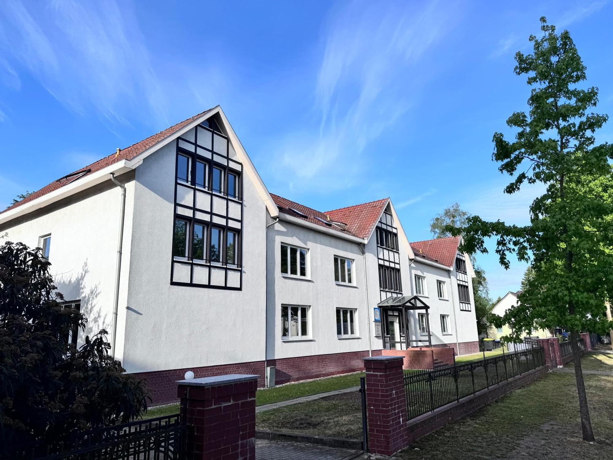 Fc-Apartmenthaus Falkensee Mit Grossem Garten Und Pkw Stellflaechen Esterno foto